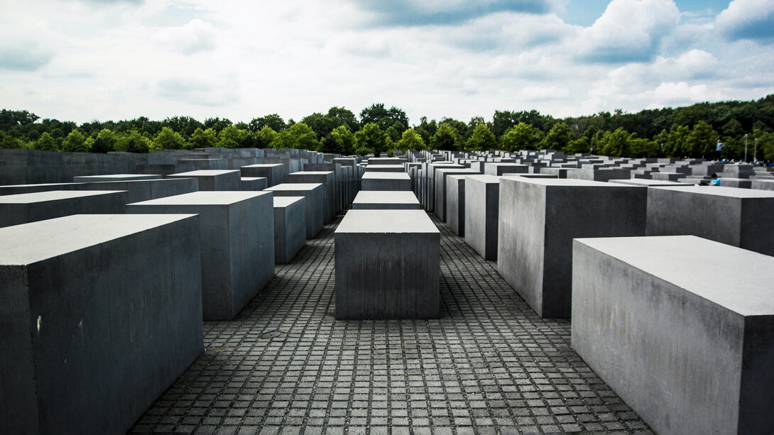 El recuerdo de la Shoah y de los campos nazis adquiere una relevancia crucial: ¿cómo afrontaron la adversidad quienes nos precedieron?