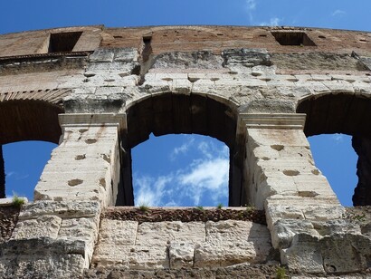 Colosseo, Roma, Italia. Per quanto riguarda il Colosseo, storture storiche e travisamenti di vario genere sono sorti e sono stati alimentati nell’ultimo secolo anche dal cinema