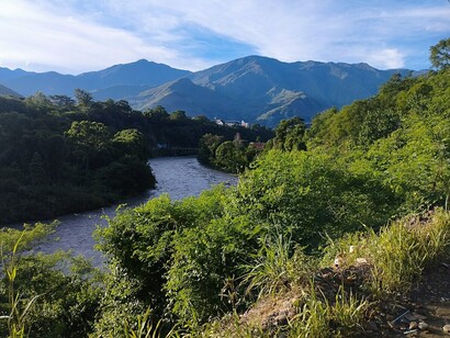 En la selva de Quillabamba, en Perú, se encuentran ríos caudalosos, lagunas escondidas y refrescantes piscinas naturales, como el balneario de Sambaray, ideales para disfrutar del entorno tropical