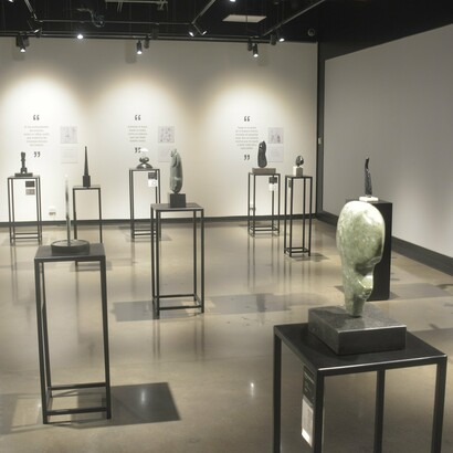 El propio Jiménez afirma que su obra no pretende "cerrar ningún círculo, más bien abrir las posibilidades del espíritu del JADE a la escultura actual"