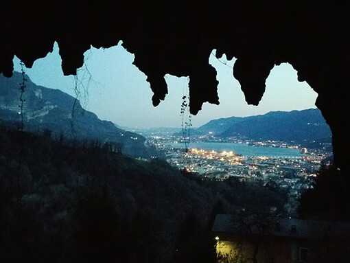 La grotta di San Giovanni Battista, sita in località Laorca, sopra Lecco