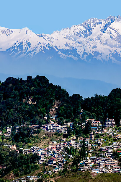 Set amidst the mountains of Uttarakhand's Almora district, Lamgara is a peaceful hill retreat located around 17 kilometres east of Almora. At an elevation of nearly 1,900 metres, it combines authentic village life with panoramic Himalayan scenery, pine-covered hills, and scenic terraced fields