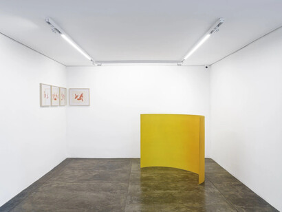 Vários artistas, Giros e afetos, vista da exposição. Cortesia da Galeria Nara Roesler 