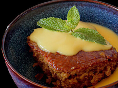 Malva Pudding, budino dolce di origine sudafricana, con marmellata di albicocche