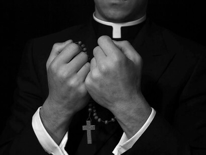 La ''vergogna'' di Papa Francesco al riguardo è sincera, perché sincero è l'uomo prima ancora che il sacerdote e il successore di Pietro