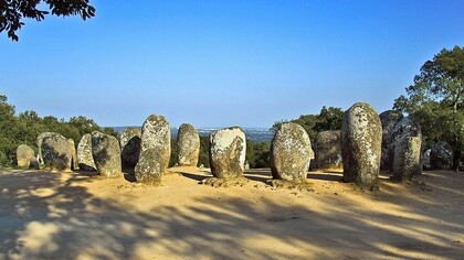 Cromeleque dos Almendres está localizado em Alentejo, Portugal
