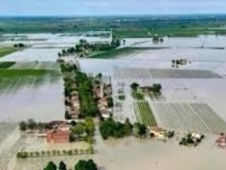Campi distrutti da un'inondazione, Emilia Romagna, Italia