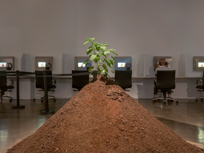 Lí Wei. Courtesy of Klein Sun Gallery 