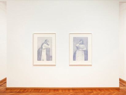 How to Look at a Camera. Courtesy of Monica De Cardenas