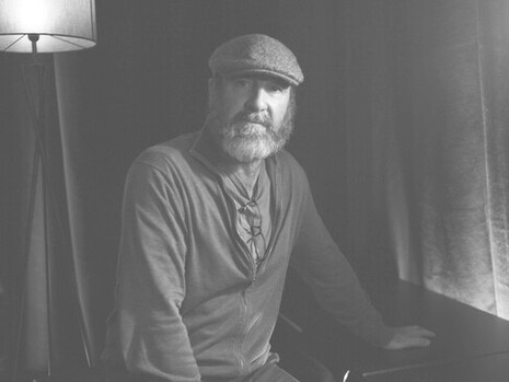 Eric Cantona posant après une longue période, rappelant son héritage pendant le premier jour du Web Summit 2019 à l'Altice Arena de Lisbonne, au Portugal, le 5 novembre 2019. Photo de Sam Barnes/Web Summit via Sportsfile