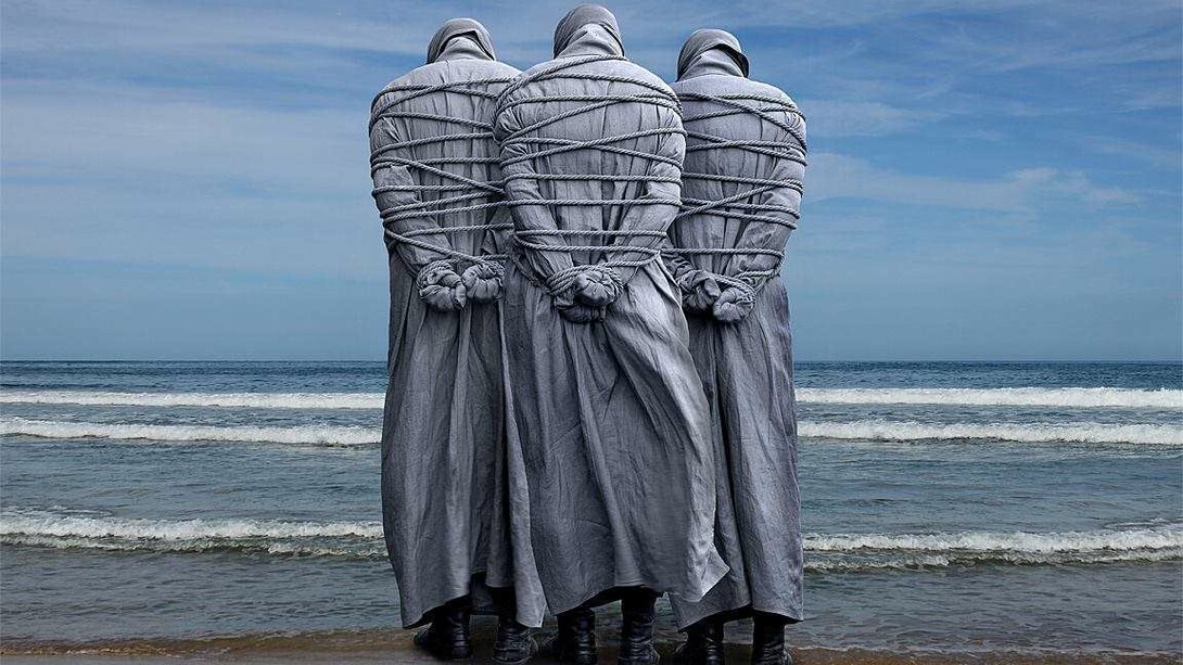O ser humano nasce livre e limitado. Imagem de Misha Gordin