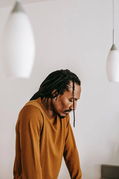 Incombono i sentimenti dentro di noi, di fronte alle traversie della vita