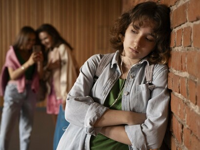 Quando uma criança é humilhada na escola, quando uma funcionária é silenciada em uma reunião, quando uma pessoa é exposta em um grupo de mensagens — não é só um erro social. É um ato de violência. E a resposta exige mais do que leis: exige posicionamento