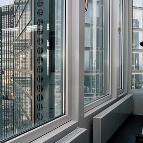 Andri Pol, Sala fitness dell’Innside Hotel Frankfurt am Main (dettaglio), Assia, Germania, 2003. Cortesia di Fotostiftung Schweiz