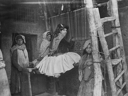 Shades of Elegance. Courtesy of Museum Rietberg