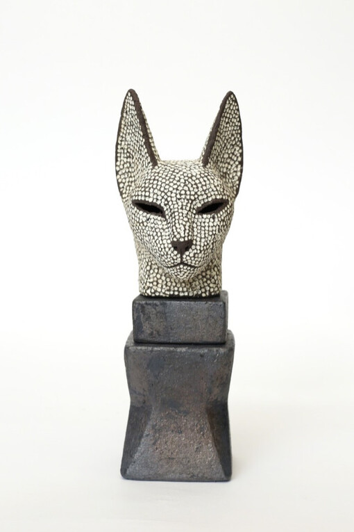 Between Forms. Courtesy of Ippodo Gallery