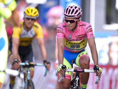Alberto Contador con la Maglia Rosa en el Giro 2015