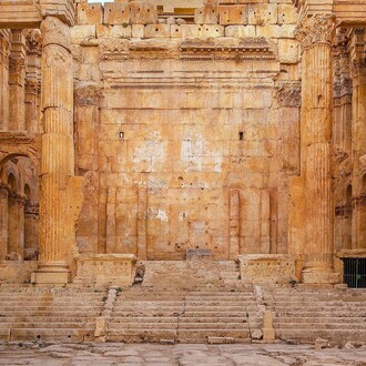 Aurélien Villette, Ingresso al Tempio di Bacco 2 Baalbek, Libano 2019. Per gentile concessione della Galleria Forni