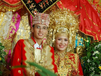 Pareja de la tribu Minangkabau
