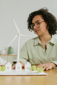 Conheça os cinco caminhos que transformam a educação ao promover um ambiente de aprendizado mais engajador, relevante e focado no desenvolvimento integral dos alunos, enfatizando o valor intrínseco e a autonomia
