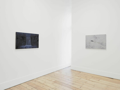 Michael Raedecker, placebo drive, exhibition view. Courtesy of GRIMM