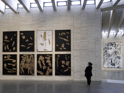 Secundino Hernández, Estación total, vista de exhibición. Cortesía del MUSAC