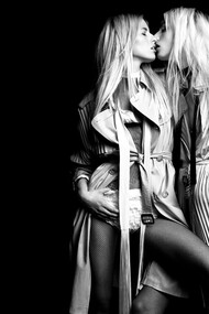 All is connected: also fashion and society