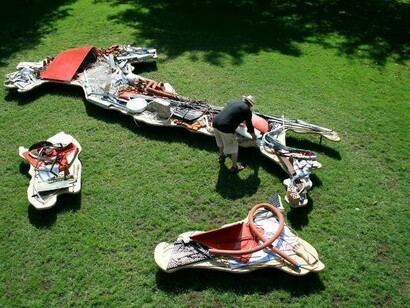 Michelangelo Pistoletto (2012), L'Italia riciclata, materiali di recupero, cm 40 x 793 x 812. Foto Credit A. Lacirasella