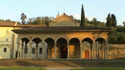 La chiesa di Santa Maria delle Grazie con il portico di Benedetto da Maiano, Arezzo.