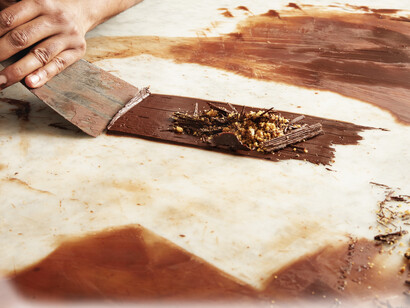 Lettres fleurs textures à La Chocofiserie le chocolat s’écrit et s’imagine aussi