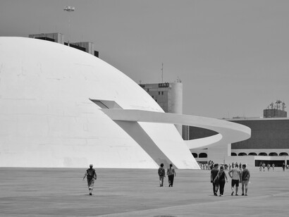 Concha do Planalto de Brasília, capital do Brasil, desenhanda por Oscar Niemeyer, e a representação do Estado nas discussões sobre direitos e família