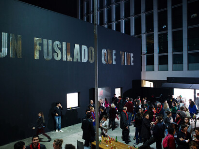 Enrique Ježik, Um Fusilado que Vive, 2014, Installation for the façade, 8 x 15 mts, Photo Rafael Cañas