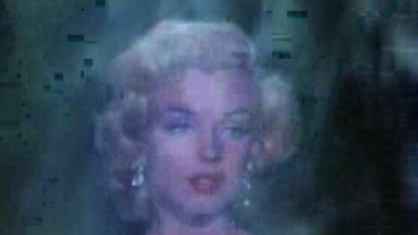 Marilyn Monroe vista a través del agua en el tráiler de la película de 1953, *Niágara*, dirigida por Henry Hathaway, Cataratas del Niágara, EE.UU.