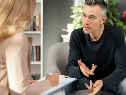 Dedicar tiempo al amor, cuidar que la persona amada se sienta querida, controlar el mal humor