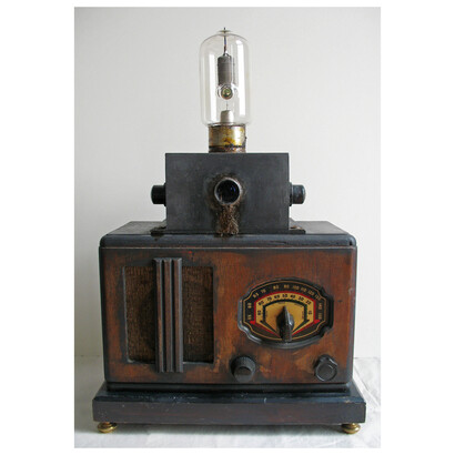 Renée Stout, Spirit Detector, 2014, found radio body, found technological parts, wood, paint, soil, graphite and mixed media, 19x12.75x7 inches (48.25x32.5x17.75 cm). Courtesy of the Artist and Marc Straus

