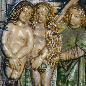 Ofenkachel mit der Vertreibung aus dem Paradies, Wien, um 1490, ausstellungsansicht. Mit freundlicher genehmigung des Germanischen Nationalmuseums