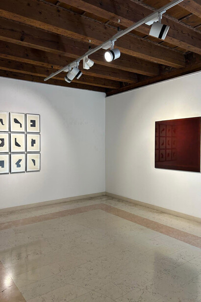 Riccardo De Marchi, Paolo Serra e Marco Tirelli, Luce trattenuta, vista della mostra. Cortesia di Marcorossi Artecontemporanea