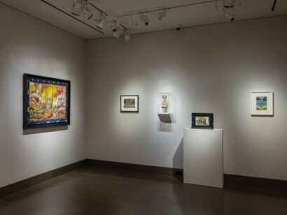 Various artists, Self-taught artists at the crossroads of fact and fiction, exhibition view. Courtesy of Hirschl & Adler Modern