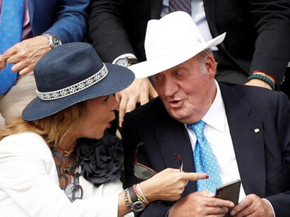 Juan Carlos I y la infanta Elena en Roland Garros, París