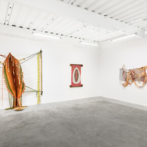 Kira Dominguez Hultgren, Our daily parenthetical, exhibition view. Courtesy of Eleanor Harwood Gallery