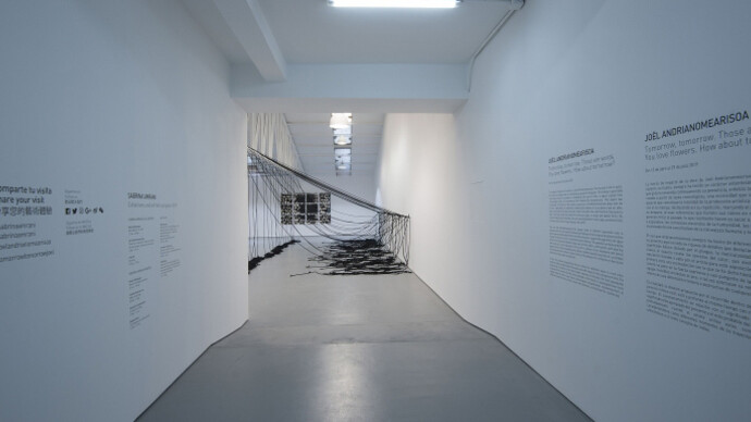 Joël Andrianomearisoa. Courtesy of Galería Sabrina Amrani