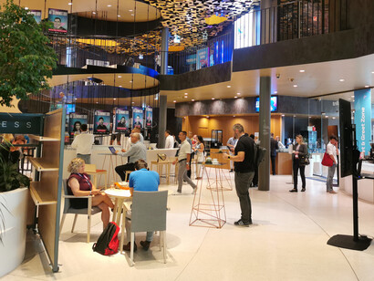 El verdadero riesgo no es que las máquinas hagan música, sino que los humanos renuncien a pensarla, sentirla y enseñarla. Cumbre sobre IA, cultura y música 2025, Budapest, Hungría