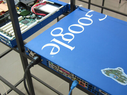 Yuri Pattison, Free Traveller, 2014, installation detail, courtesy the artist and Cell Project Space
