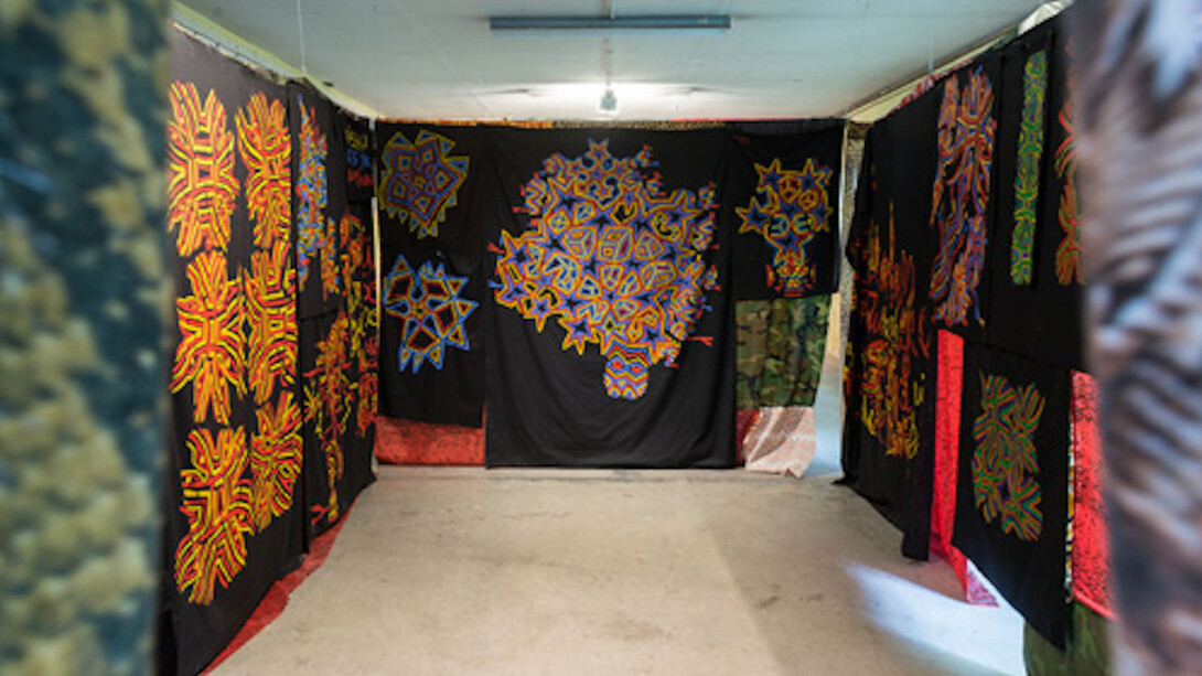 Sphères 9, Exhibition view. Courtesy of Galleria Continua