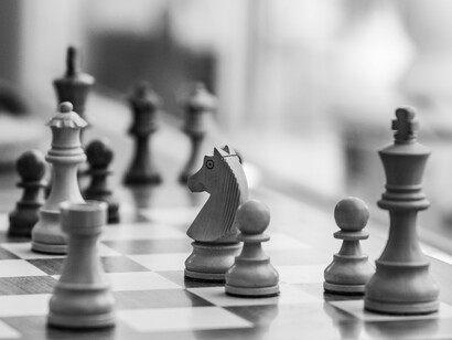 Every move forces you to weigh short-term tactics against long-term plans, uncertainty, and your opponent’s intentions