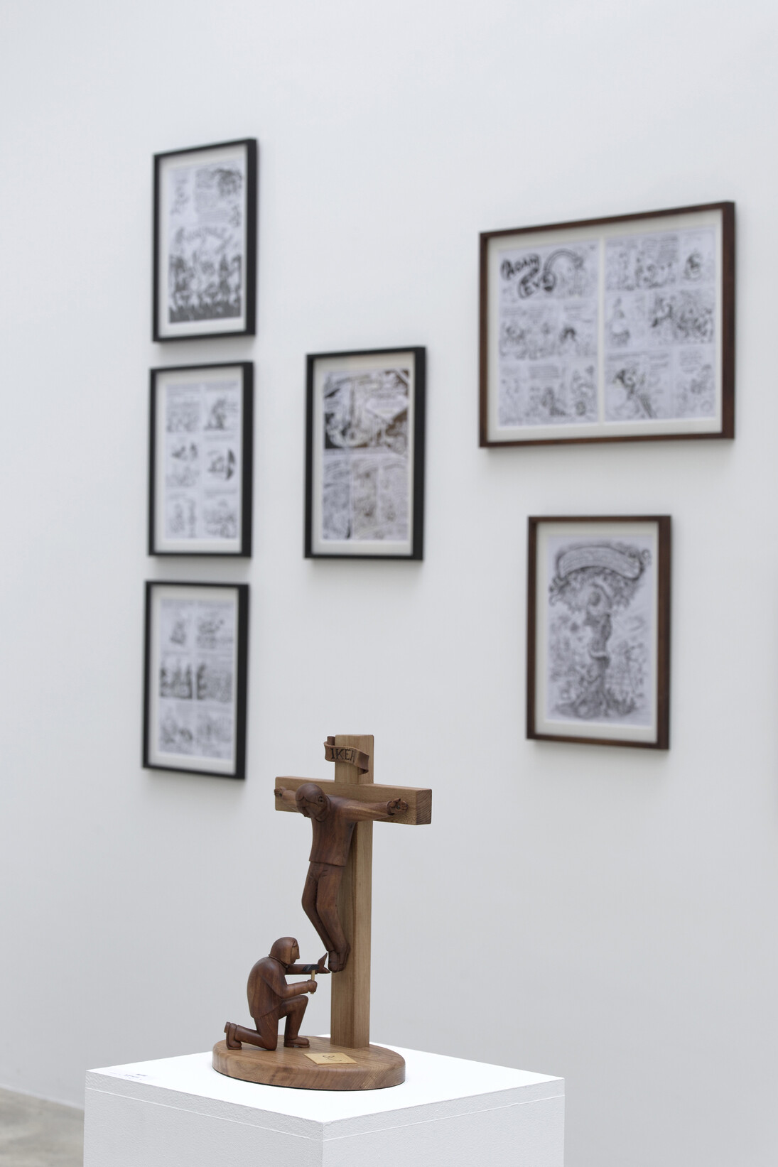 Exhibition View, Winshluss “Pas la peine de pleurer, personne ne te regarde…”, Galerie GP & N Vallois, Paris, 29.05.2015 – 11.07.2015, Courtesy Galerie GP & N Vallois, Paris, Photo : Aurélien Mole