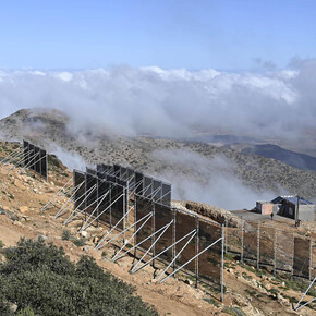 Peter Trautwein (Aqualonis GmbH), WasserStiftung, Cloudfisher, Mount Boutmezguida, 
Morocco, 2016-ongoing. Courtesy of Museum für Gestaltung 
