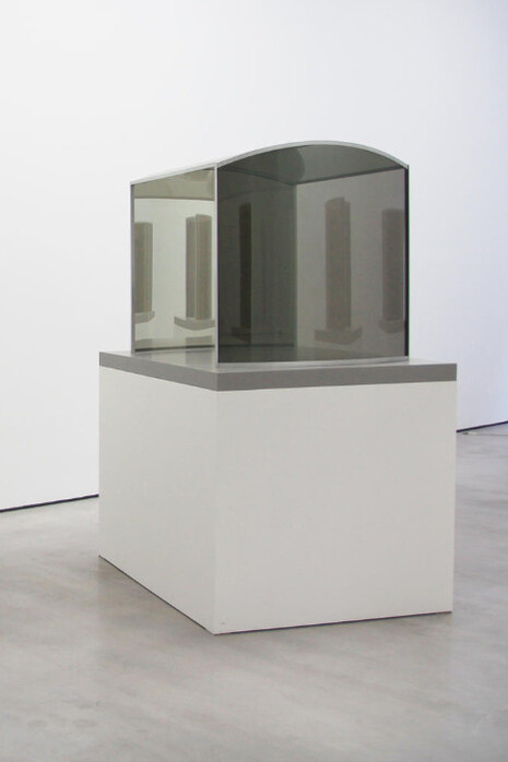 Dan Graham. Courtesy of Galería Cayón