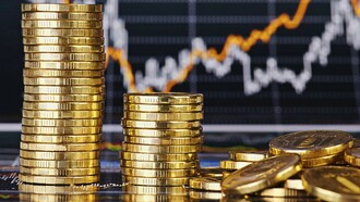 Monedas y gráficas de mercado