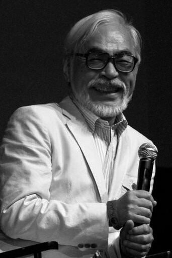 Miyazaki Hayao. Il regista giapponese è solito intessere nelle proprie storie elementi tratti dallo shintō, la religione autoctona del Giappone. Si pensi ad esempio all’albero di canfora de *Il mio vicino Totoro*, o agli spiriti della foresta di "Principessa Mononoke"